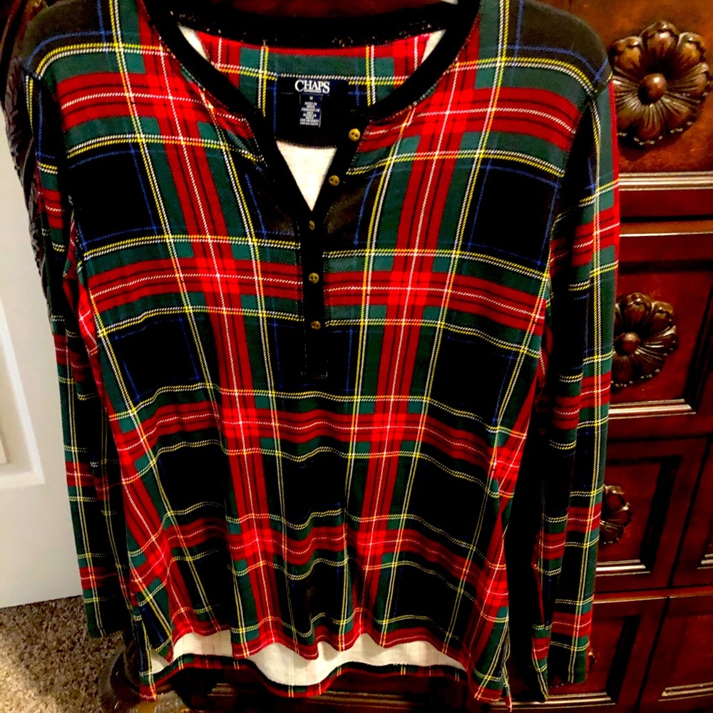 Chaps plaid Christmas shirt with velvet detailing. Like new condition. Size M.